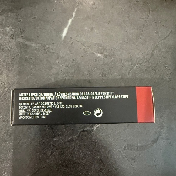 MAC Cosmetics Matte Lipstick - Bold Red - Picture 4 of 5